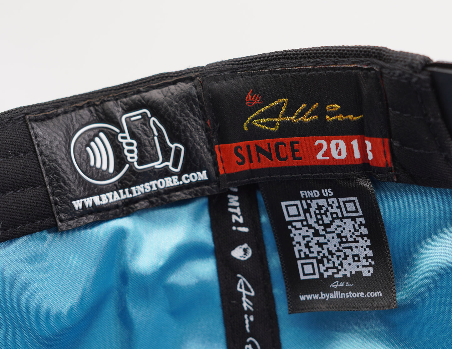 SHAGGY MYSTERI MACHINE BLACK AND WHITE